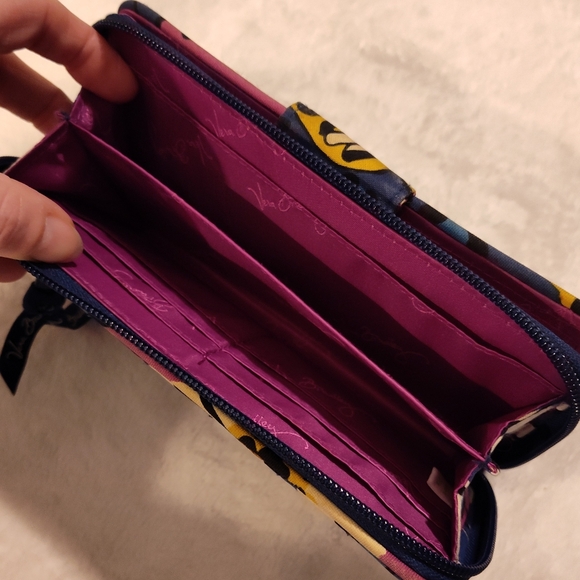 Like-New VERA BRADLEY Wallet - Picture 6 of 10